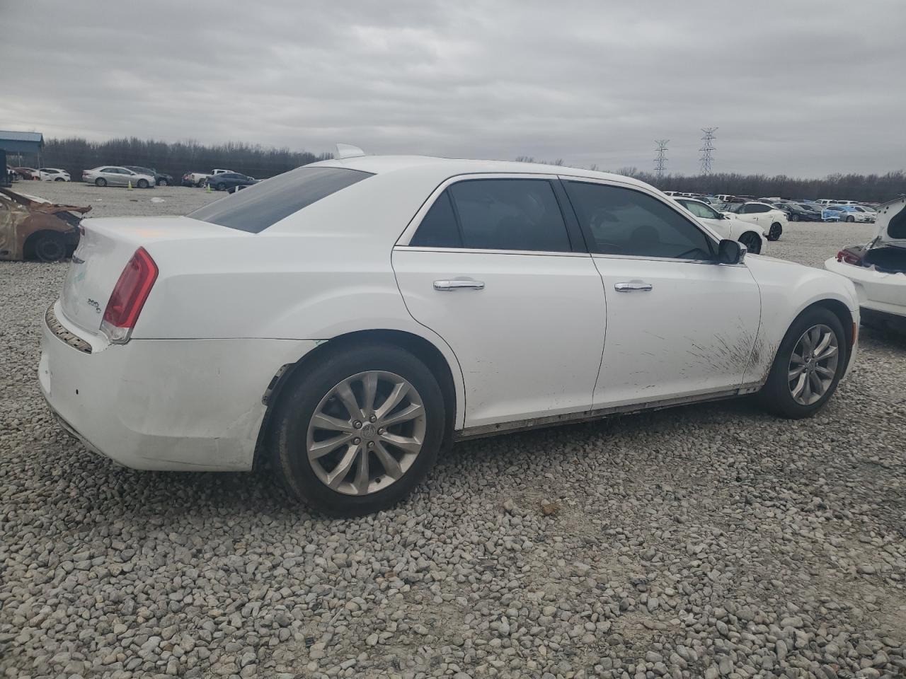 2017 Chrysler 300 - Image 3