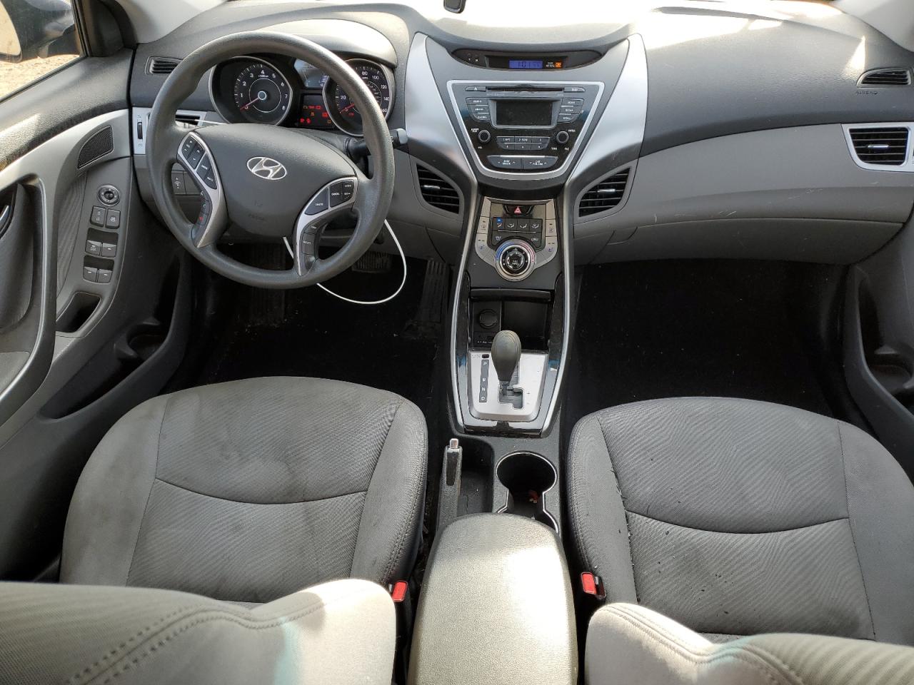 2013 Hyundai Elantra - Image 8
