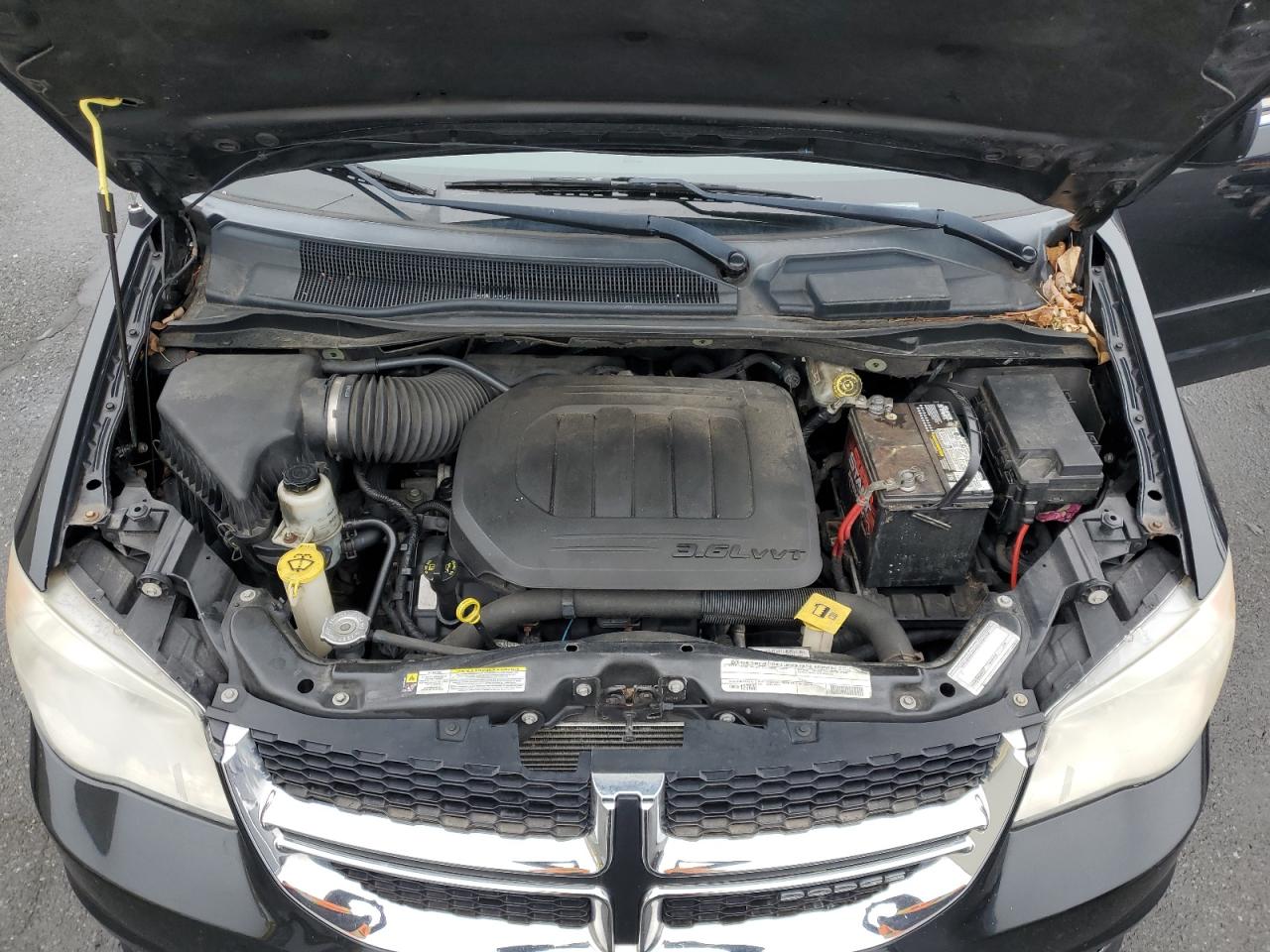 2011 Dodge Caravan - Image 12