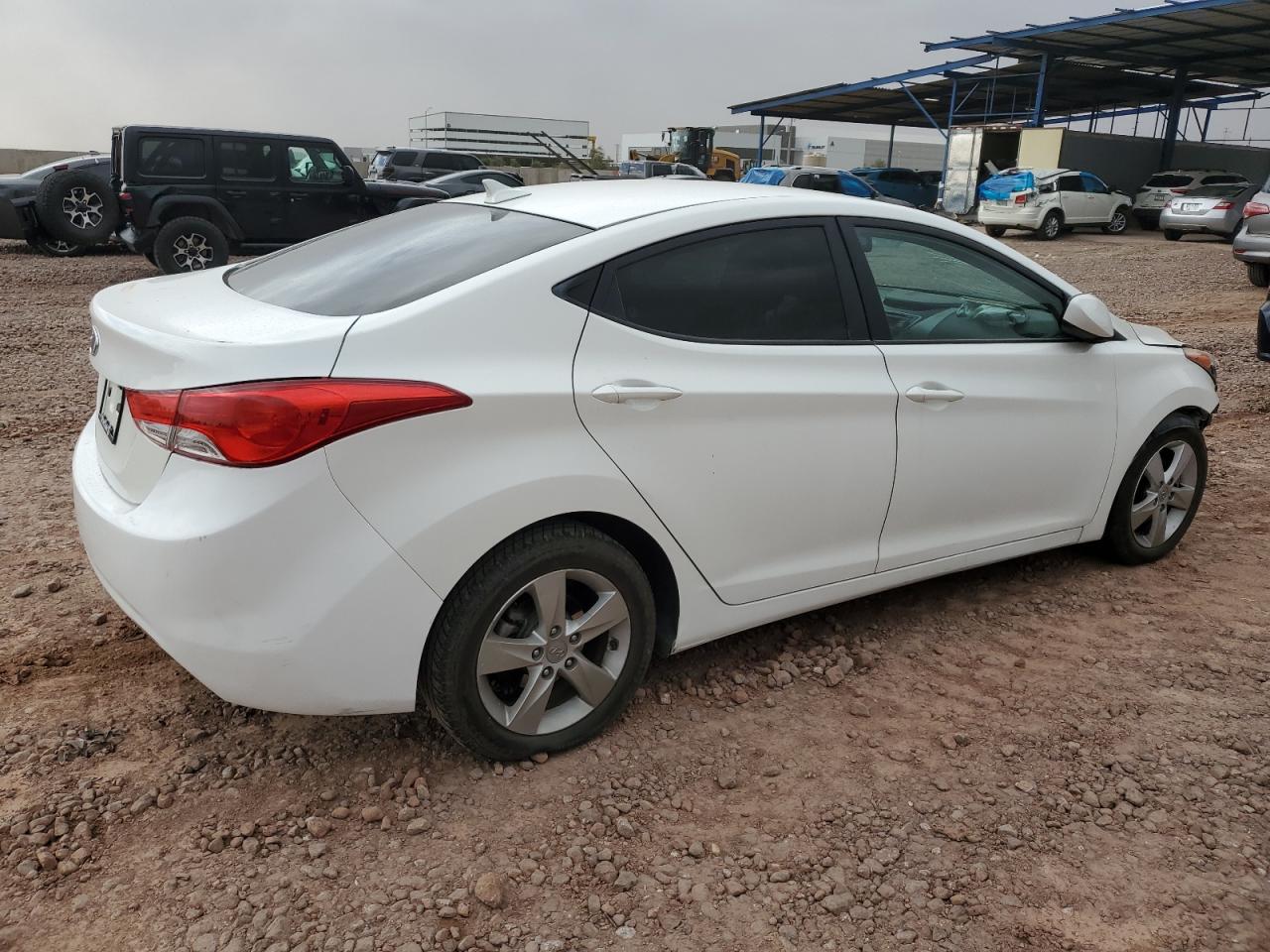 2013 Hyundai Elantra - Image 3