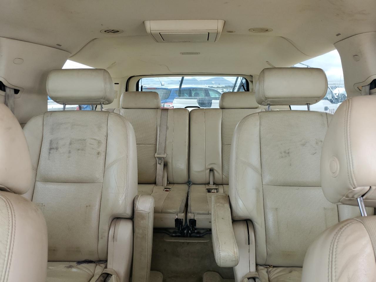 2007 Cadillac Escalade - Image 10