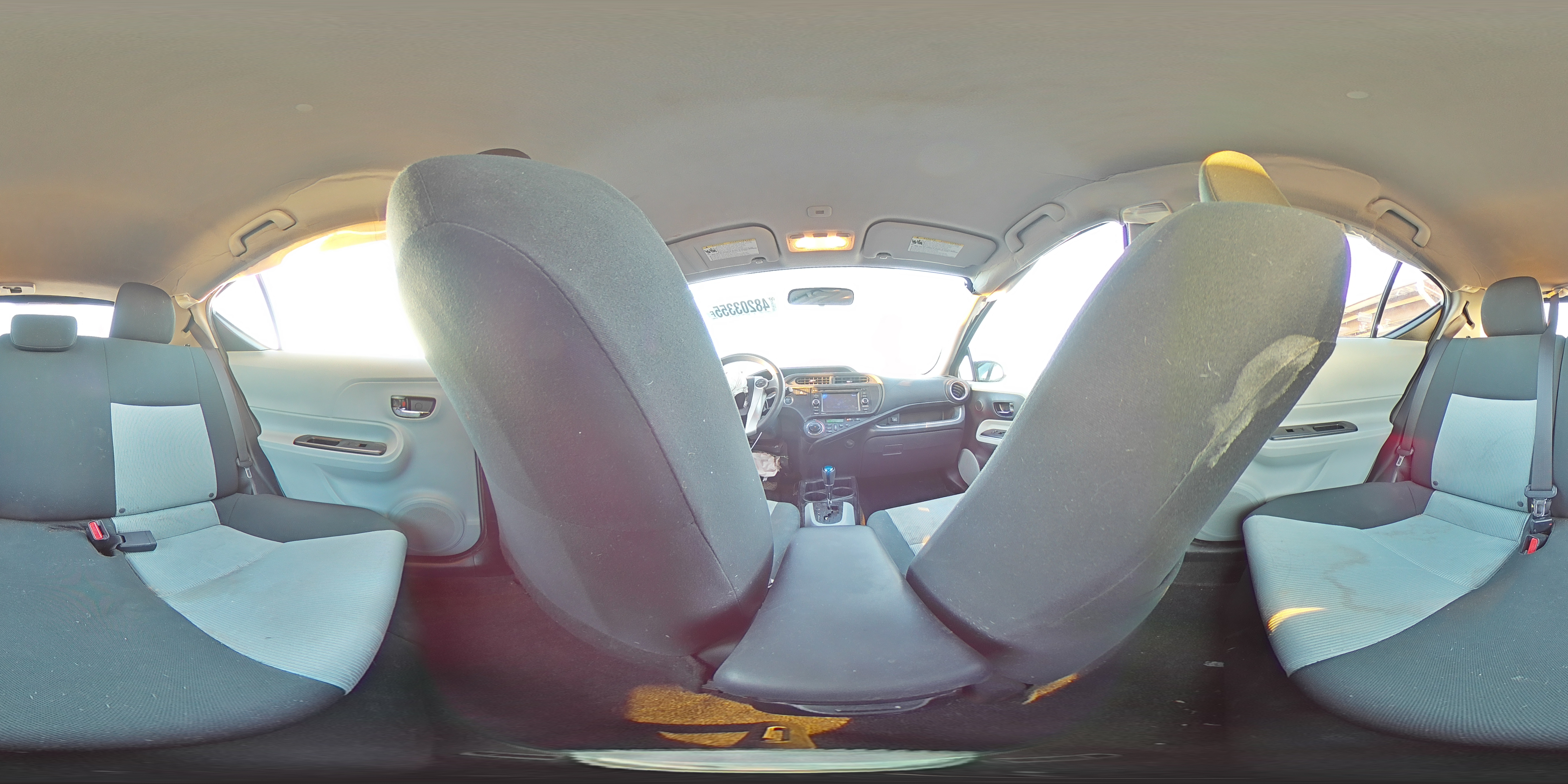 2014 Toyota Prius - Image 13