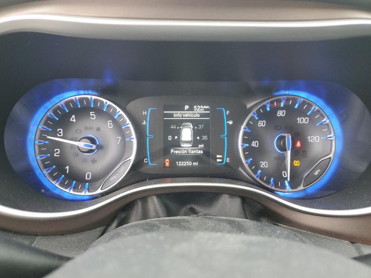 2018 Chrysler Pacifica - Image 9
