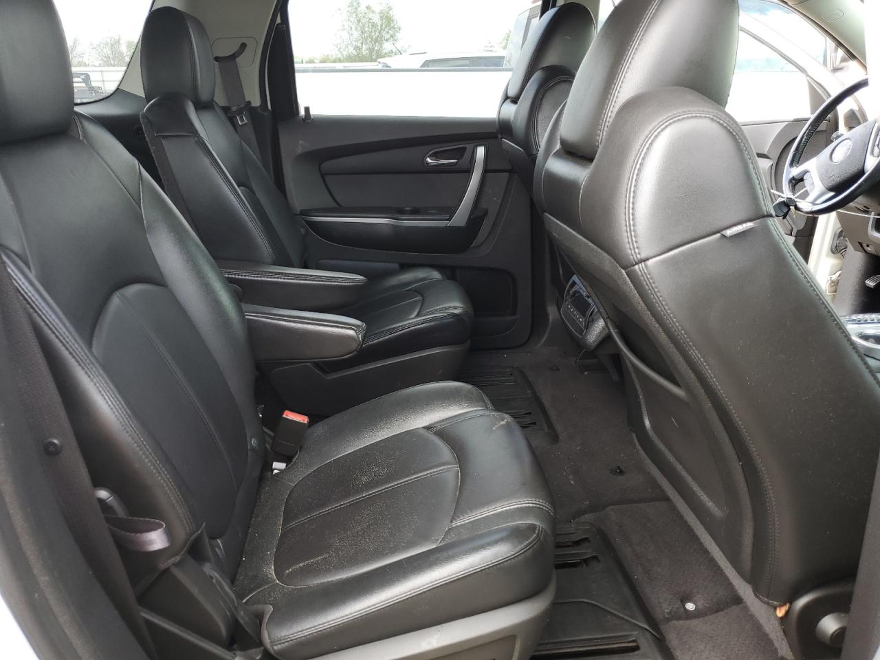 2011 GMC Acadia - Image 11