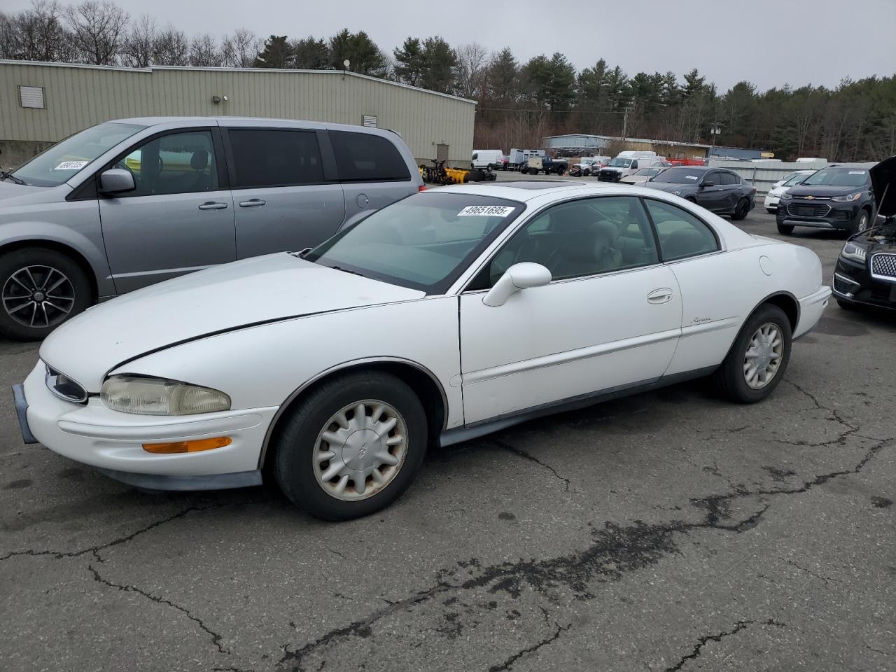1998 Buick Riviera  de vânzare în Exeter, RI - Front End