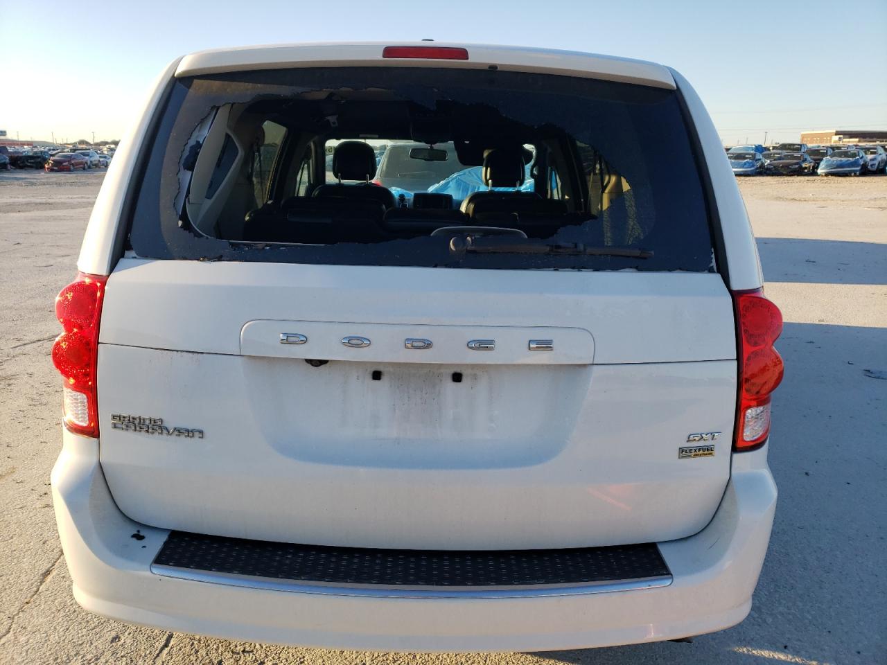 2017 Dodge Caravan - Image 6