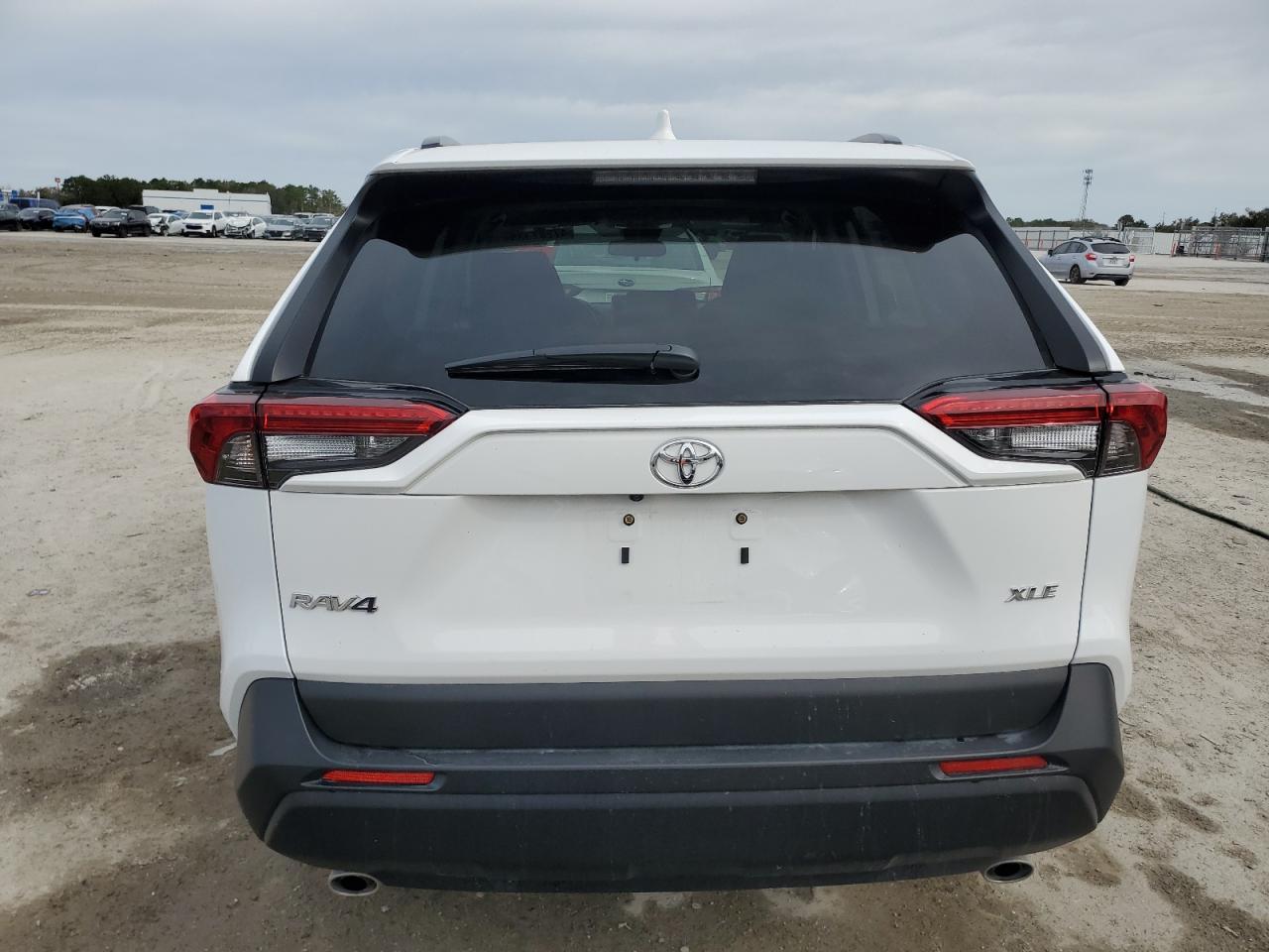 2024 Toyota RAV 4 - Image 6