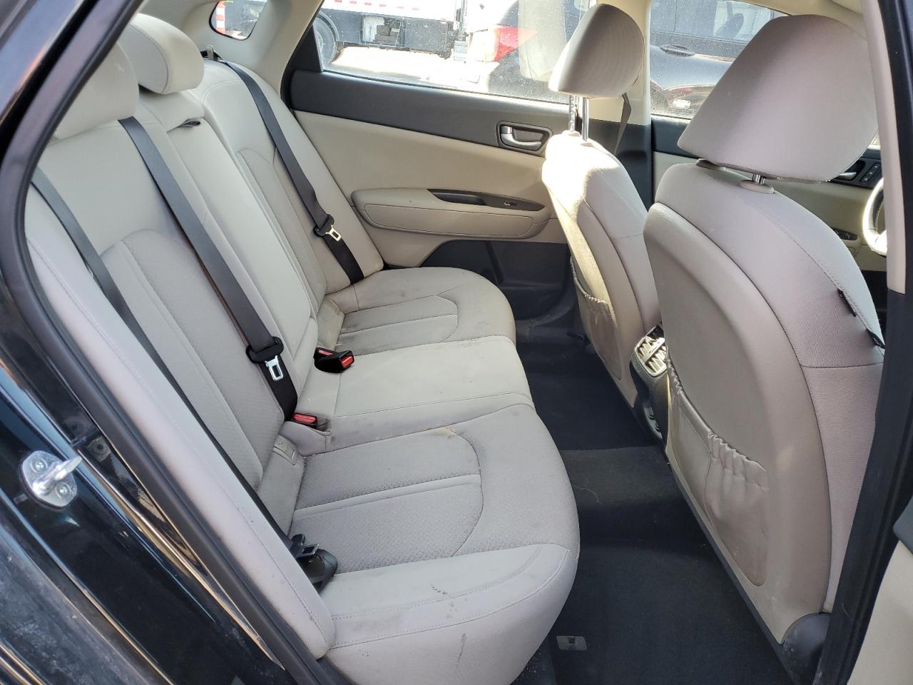 2017 Kia Optima - Image 10