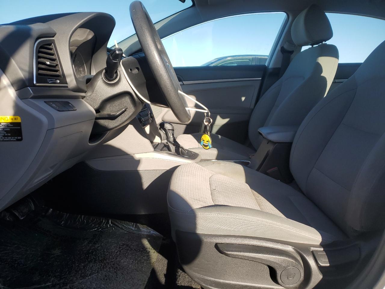 2017 Hyundai Elantra - Image 7