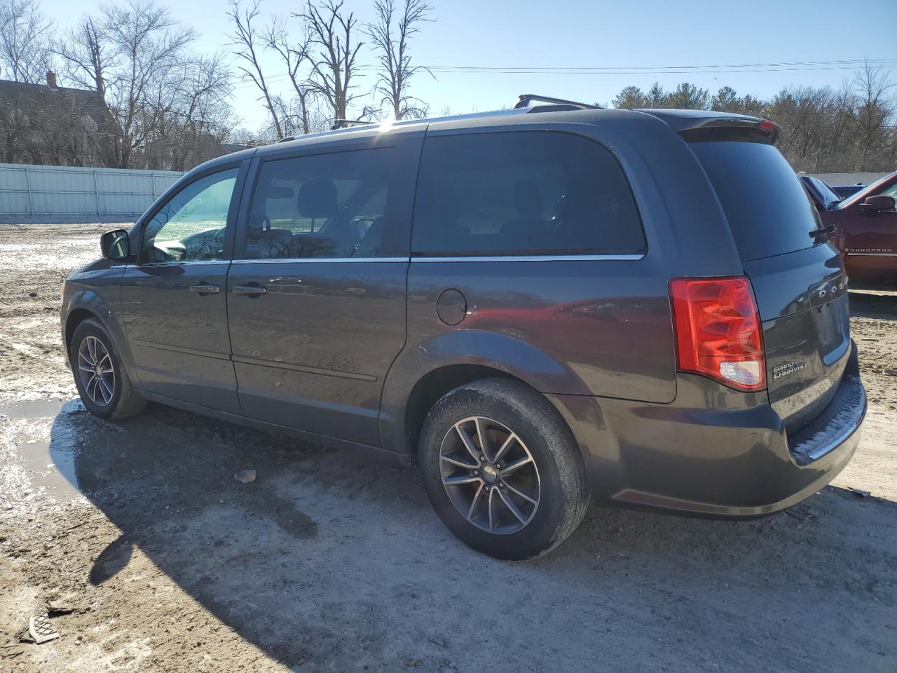2016 Dodge Caravan - Image 2