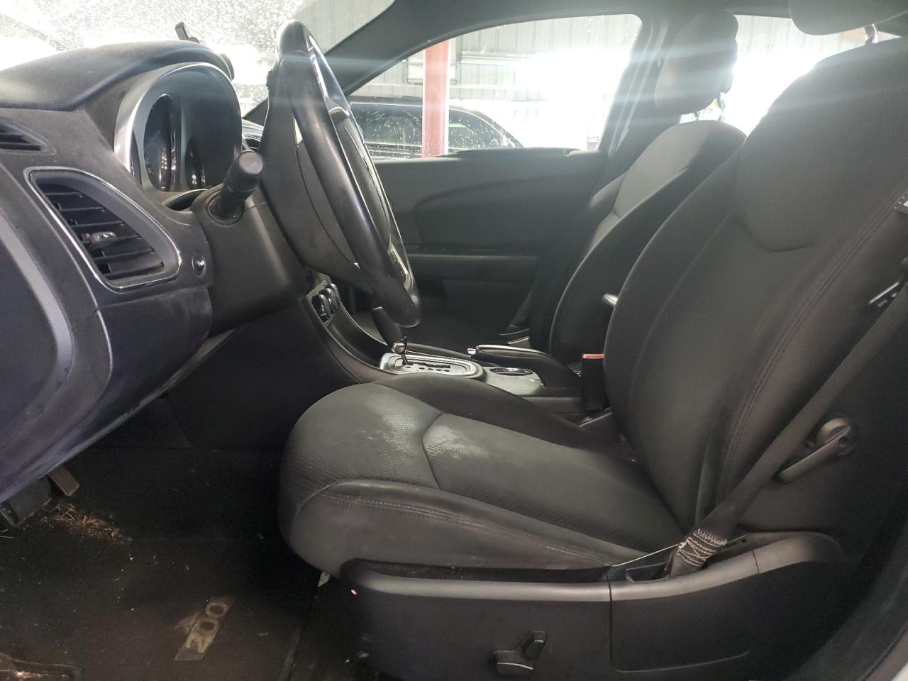 2013 Chrysler 200 - Image 7