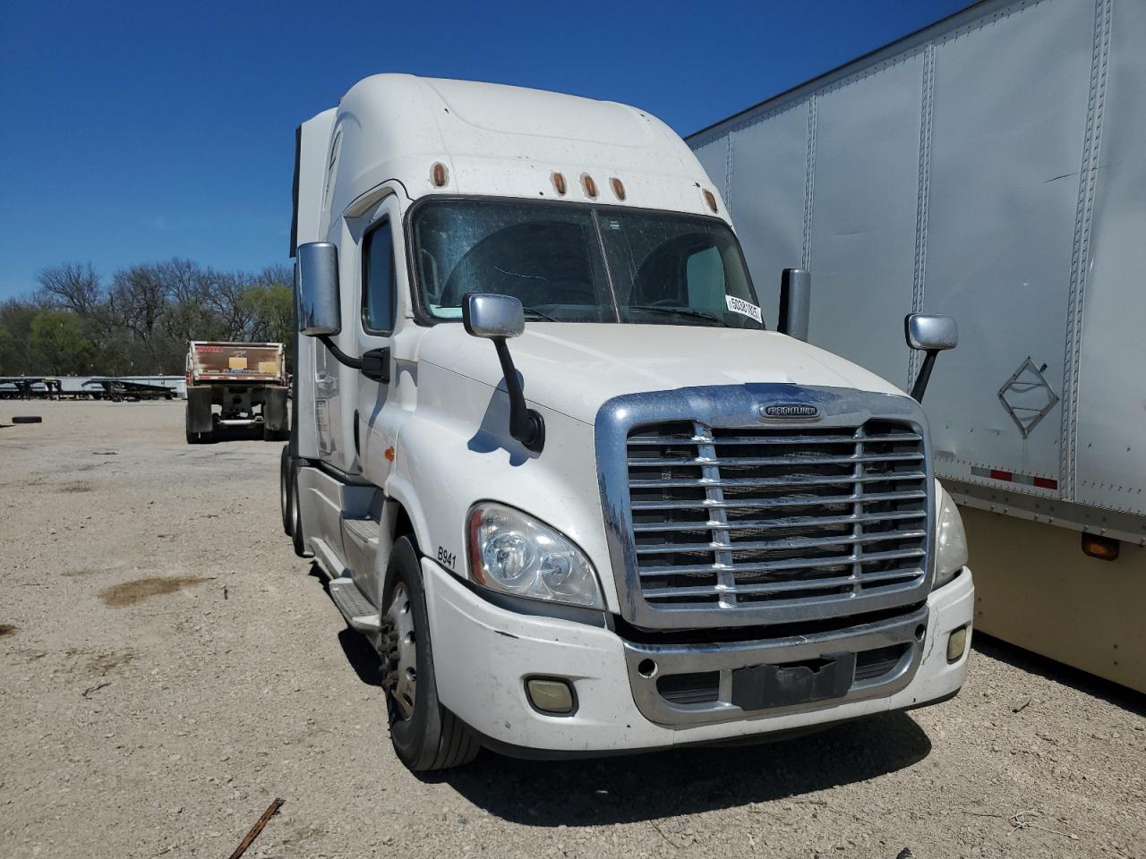 2017 Freightliner Cascadia 125 Semi Truck for Sale in Wilmer, TX - Minor Dent/Scratches