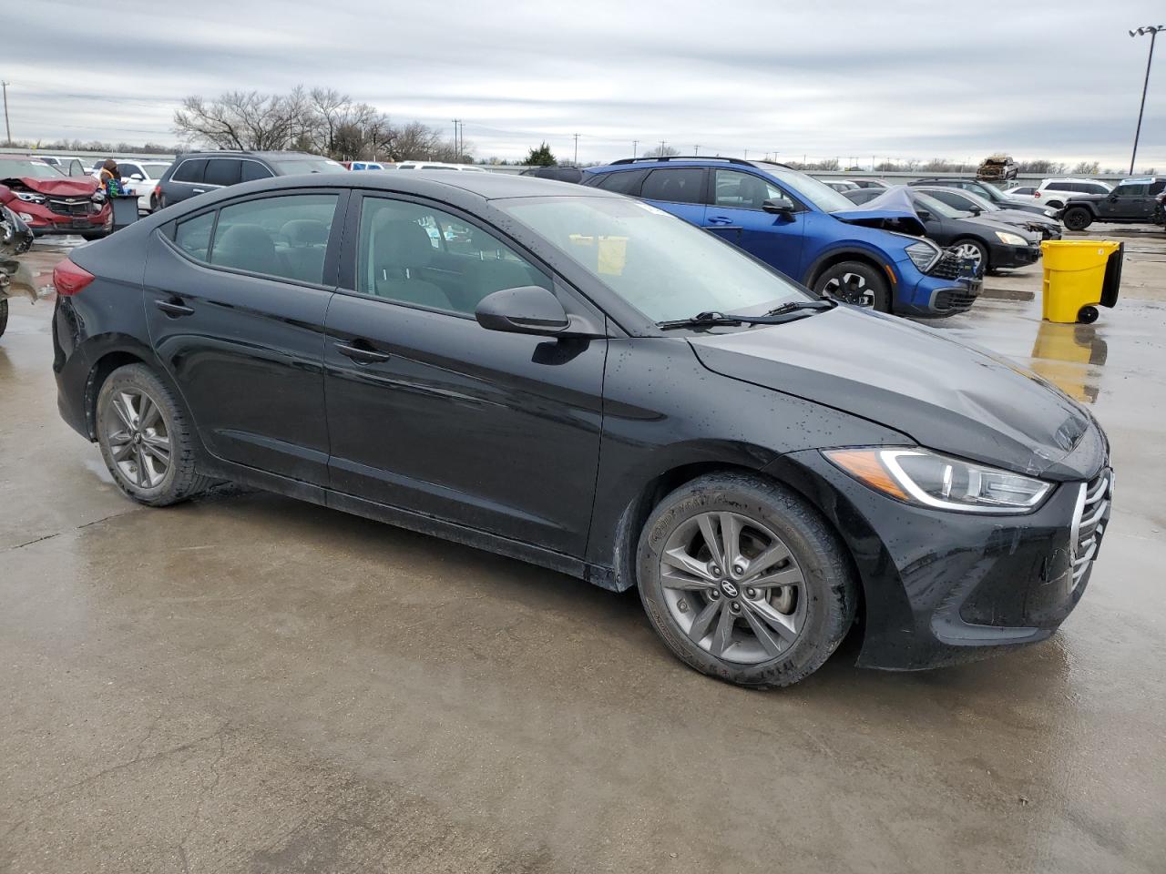2017 Hyundai Elantra - Image 4