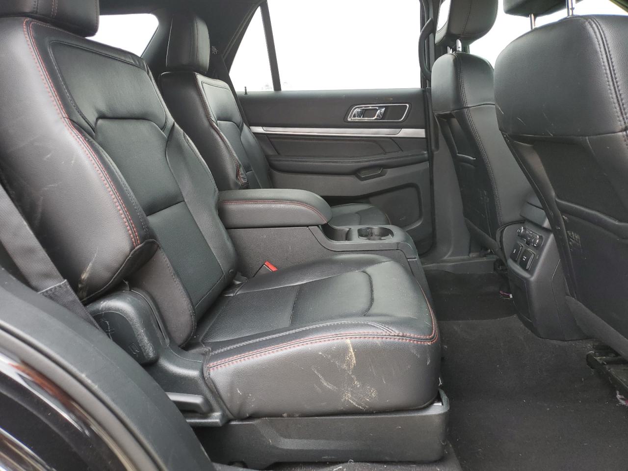 2019 Ford Explorer - Image 11
