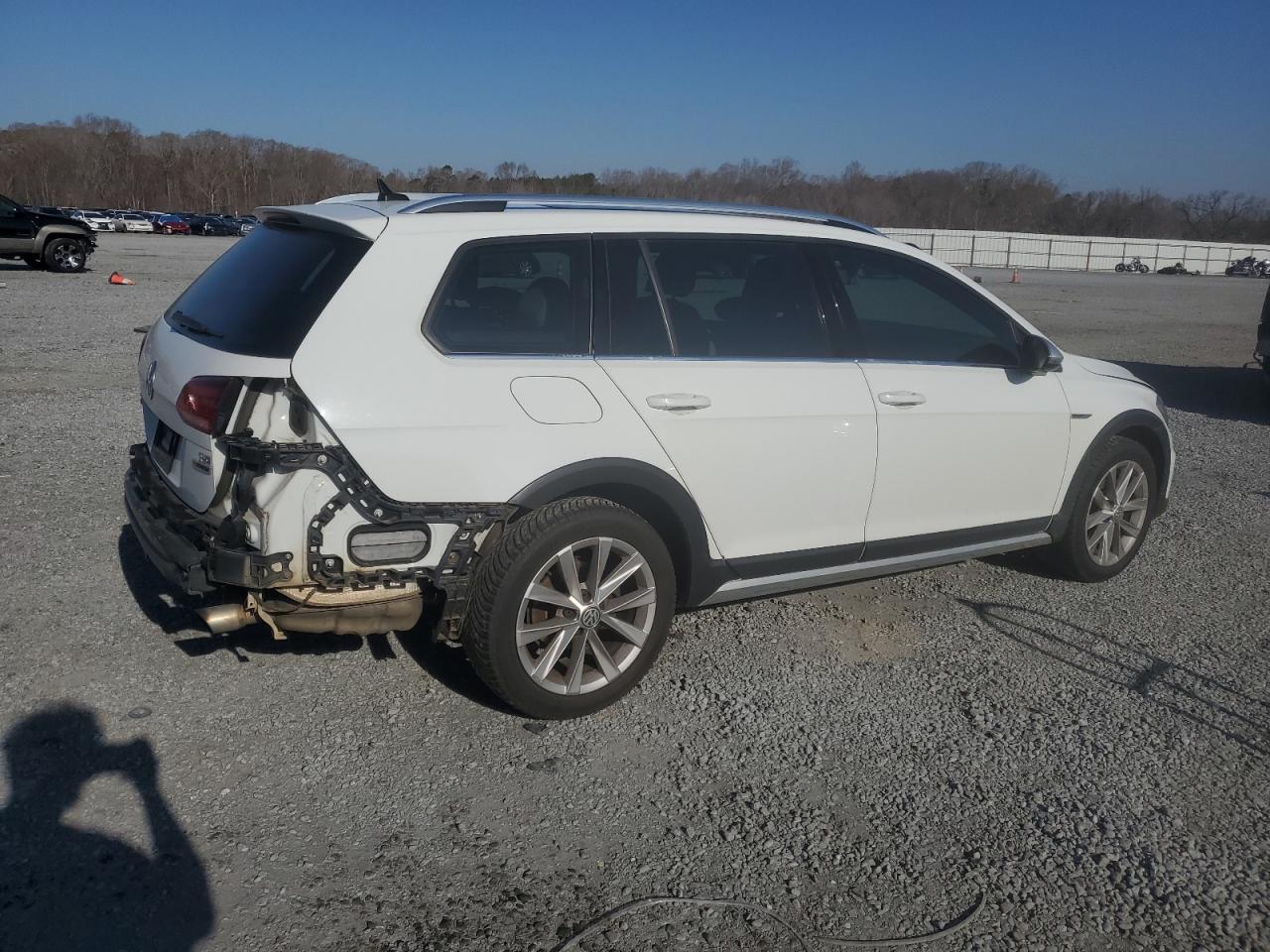 2018 Volkswagen Golf - Image 3