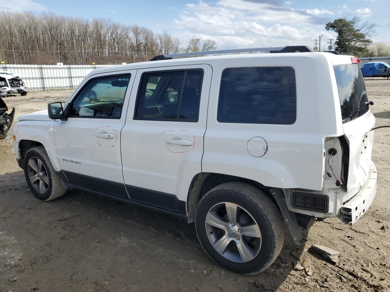 2017 Jeep Liberty (Patriot) - Image 2