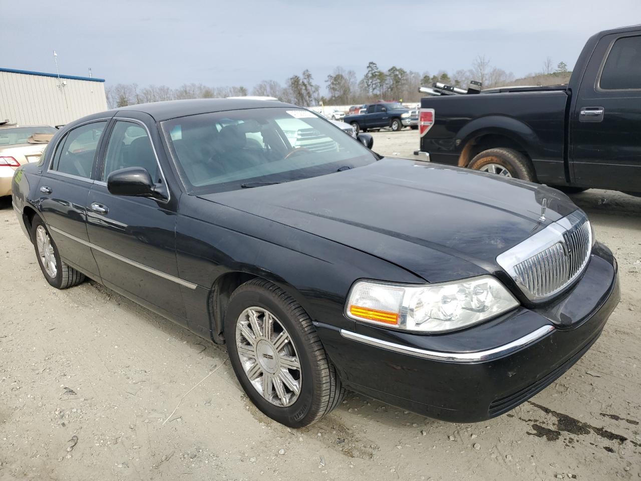 2008 Lincoln Town Car - Image 4
