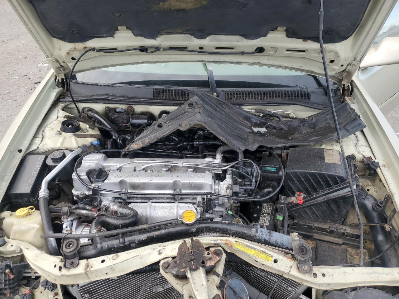 1998 Nissan Altima - Image 13