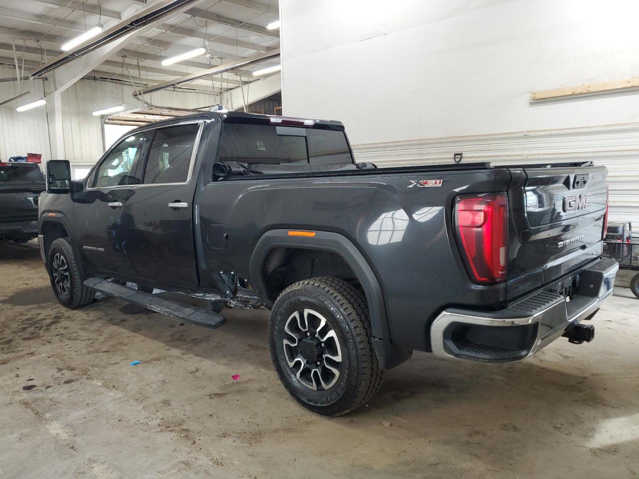 2020 GMC Sierra - Image 2