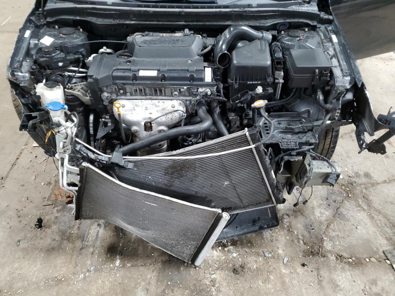 2009 Hyundai Elantra - Image 14