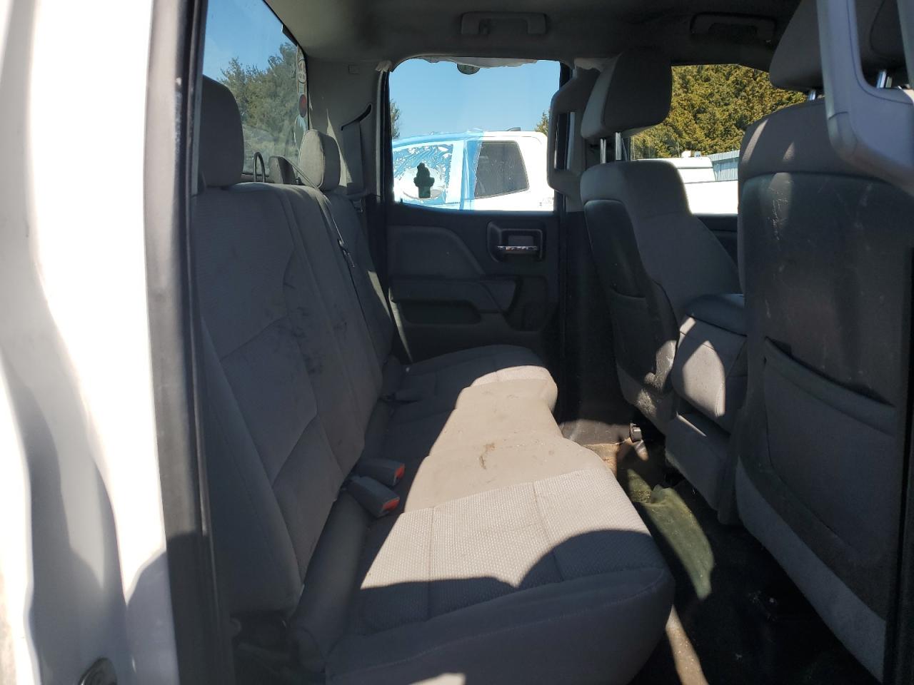 2014 Chevrolet Silverado - Image 10