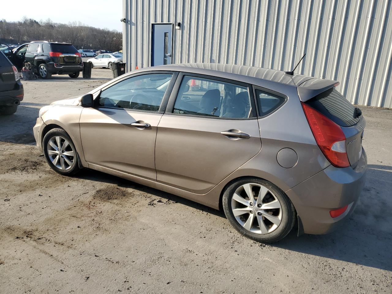 2013 Hyundai Accent - Image 2