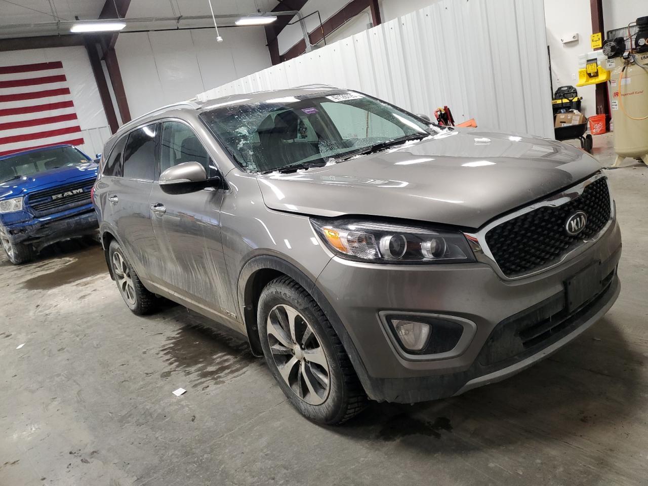2016 Kia Sorento - Image 4