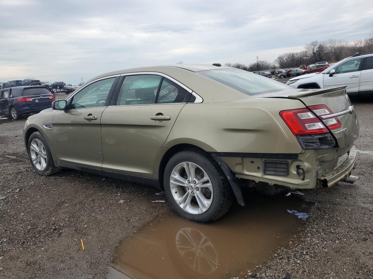 2013 Ford Taurus - Image 2