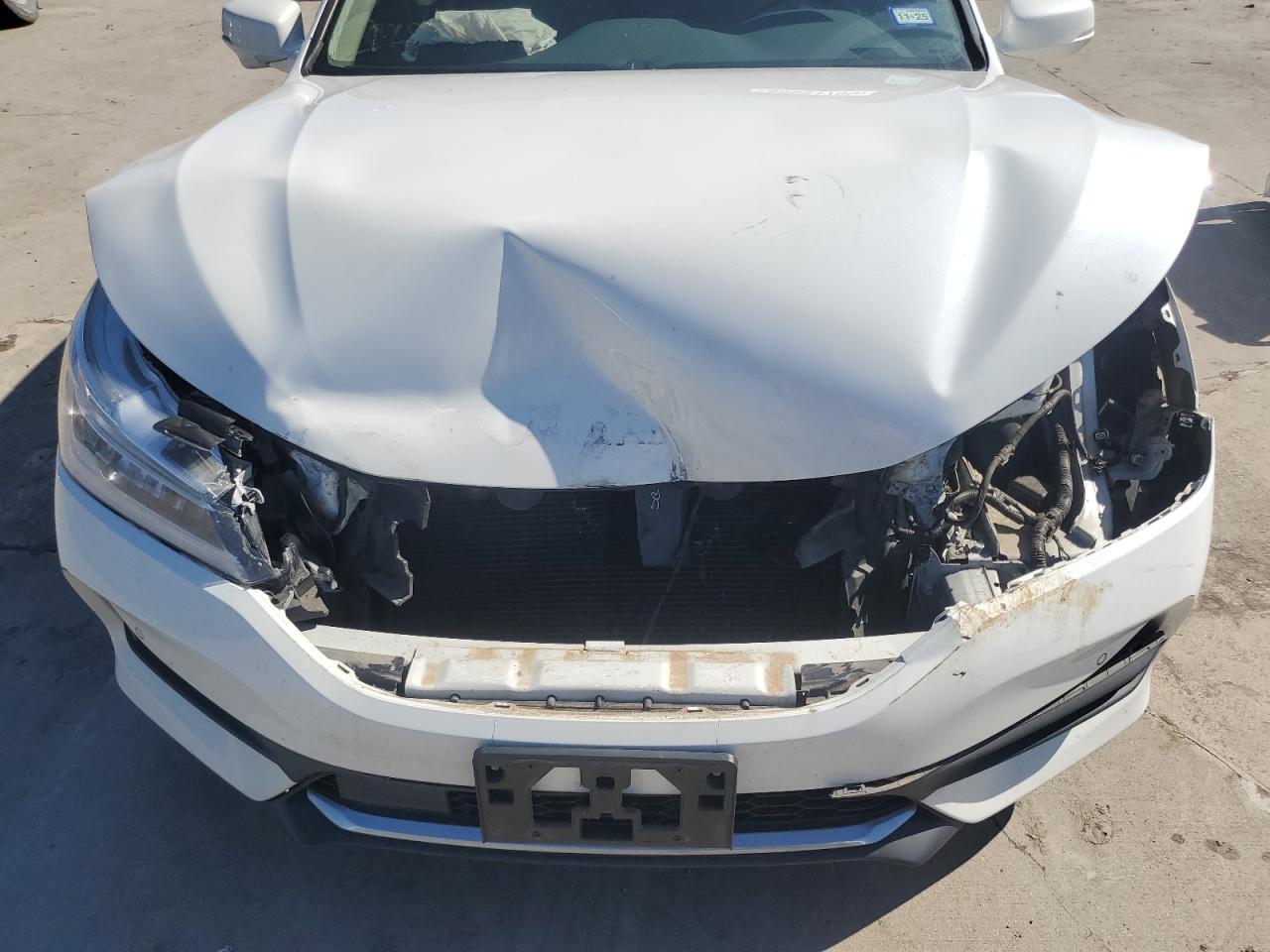 2017 Honda Accord - Image 11