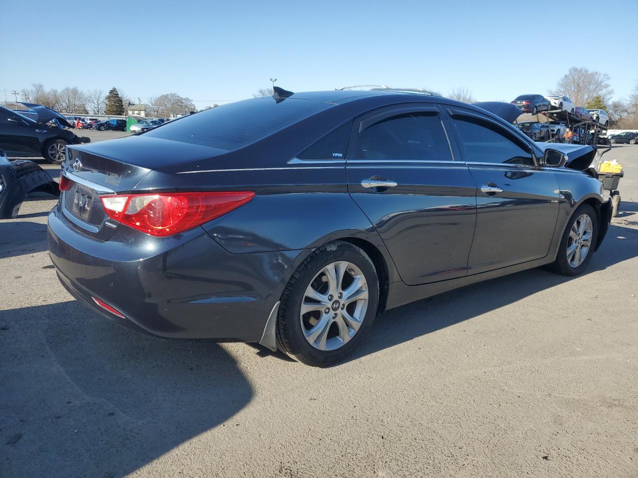 2012 Hyundai Sonata - Image 3