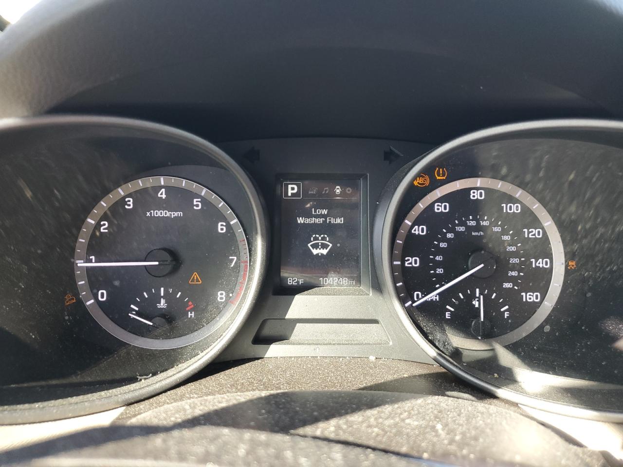 2017 Hyundai Santa Fe - Image 9