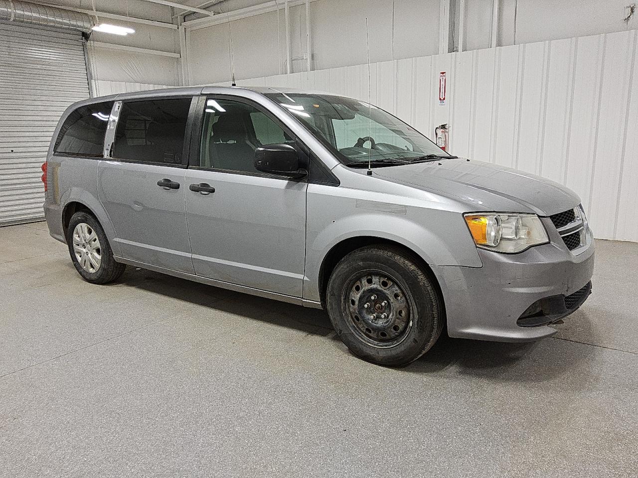 2019 Dodge Caravan - Image 4
