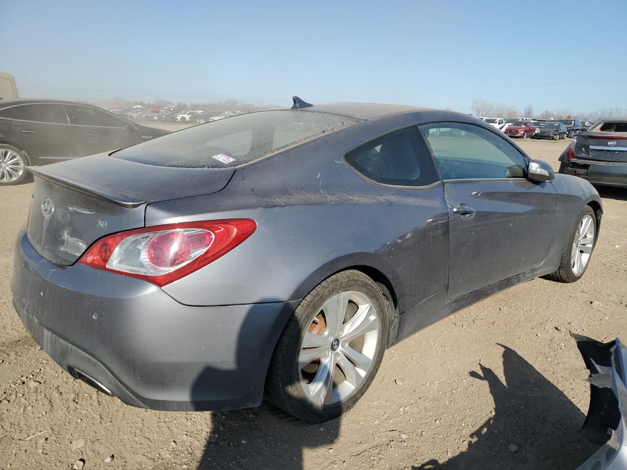 2011 Hyundai Genesis - Image 3