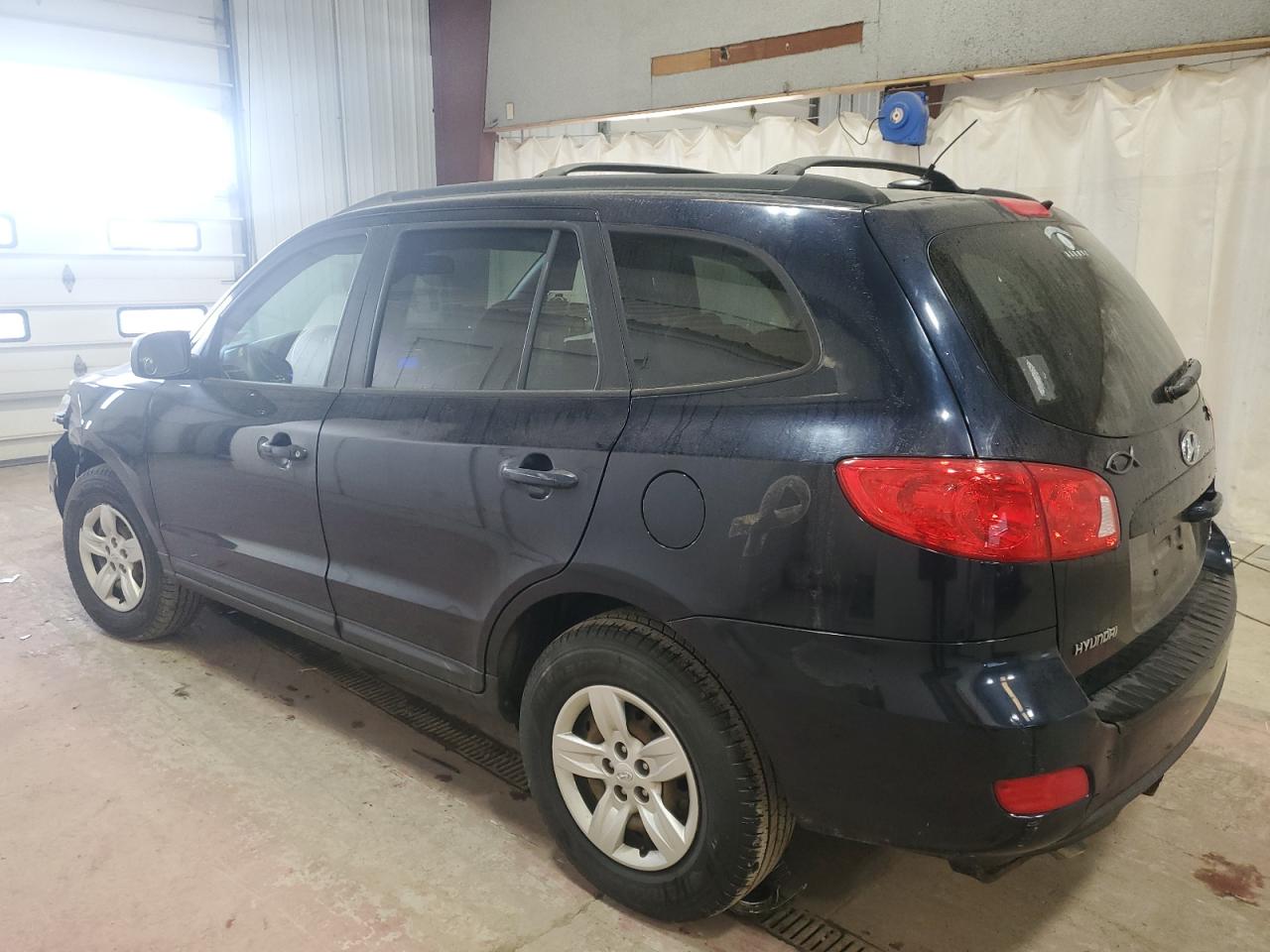 2009 Hyundai Santa Fe - Image 2