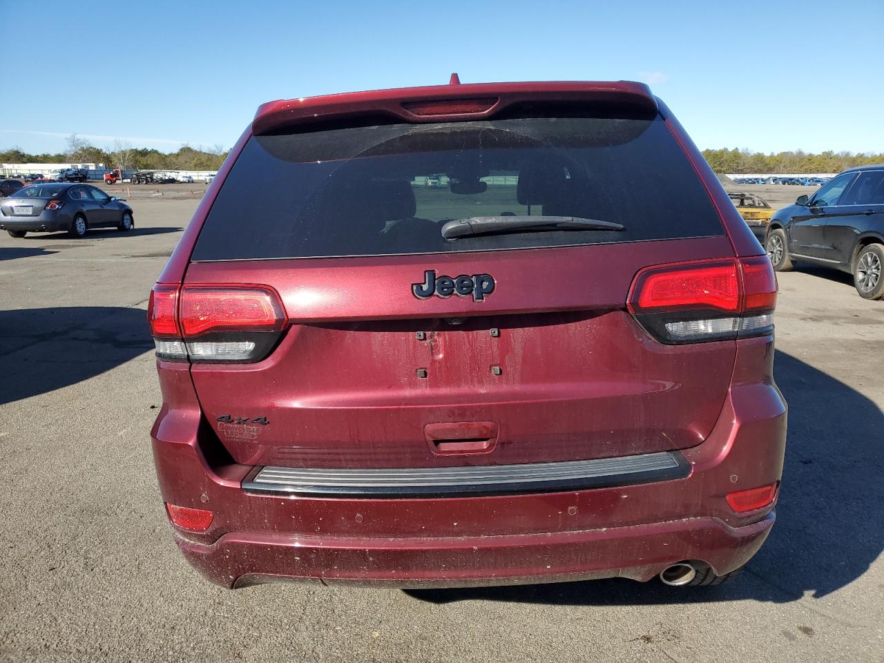 2017 Jeep Grand Cherokee - Image 6