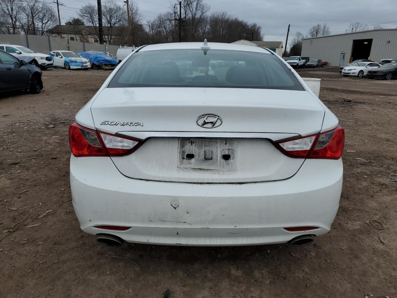 2011 Hyundai Sonata - Image 6