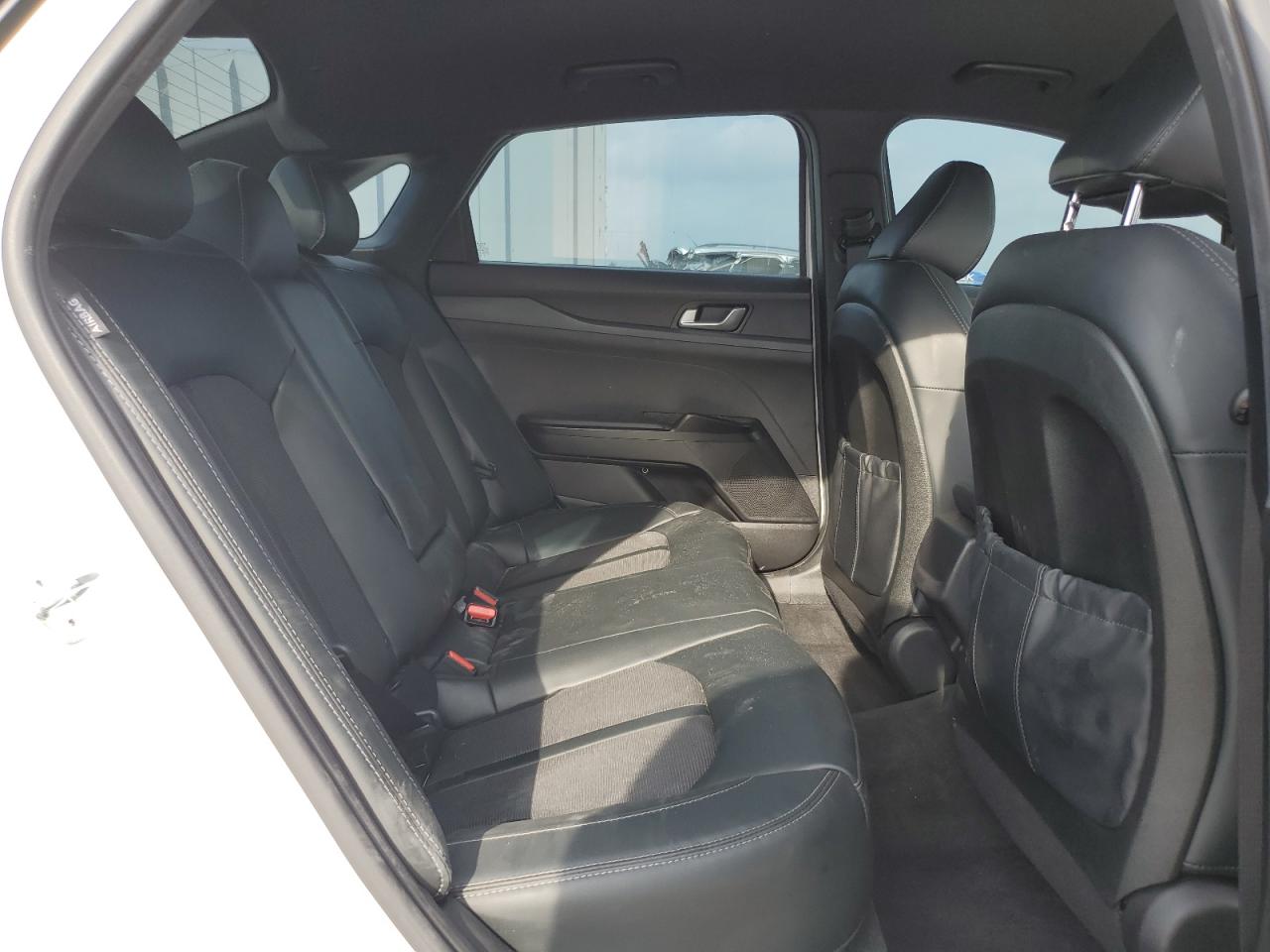2023 Kia K5 - Image 10