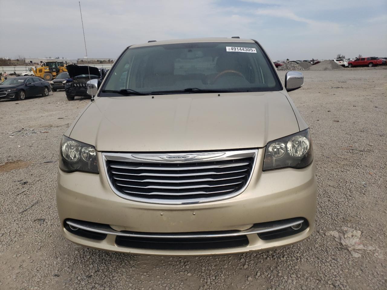 2012 Chrysler Town & Country - Image 5