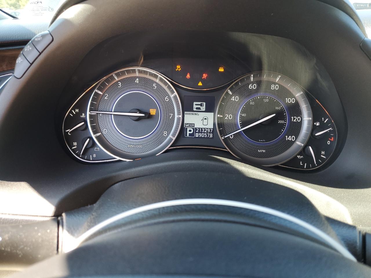 2011 Infiniti QX56 - Image 9