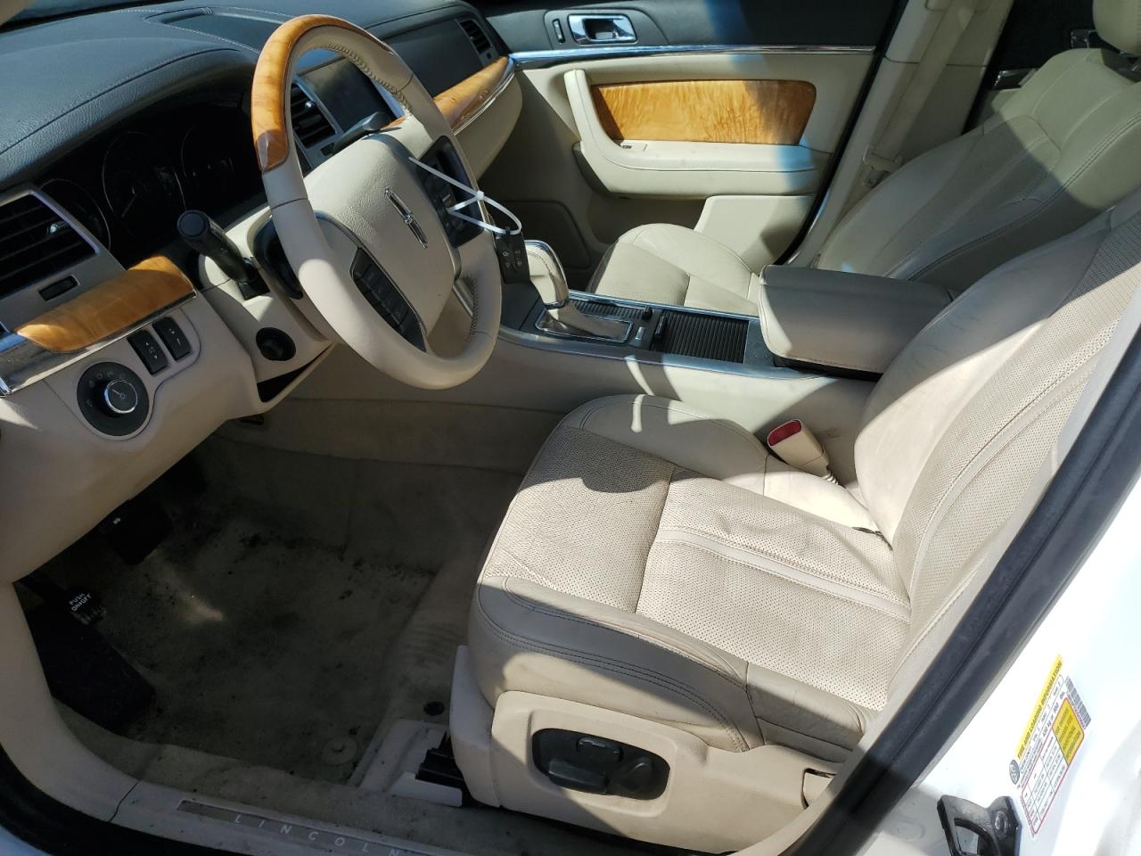 2012 Lincoln MKS - Image 7