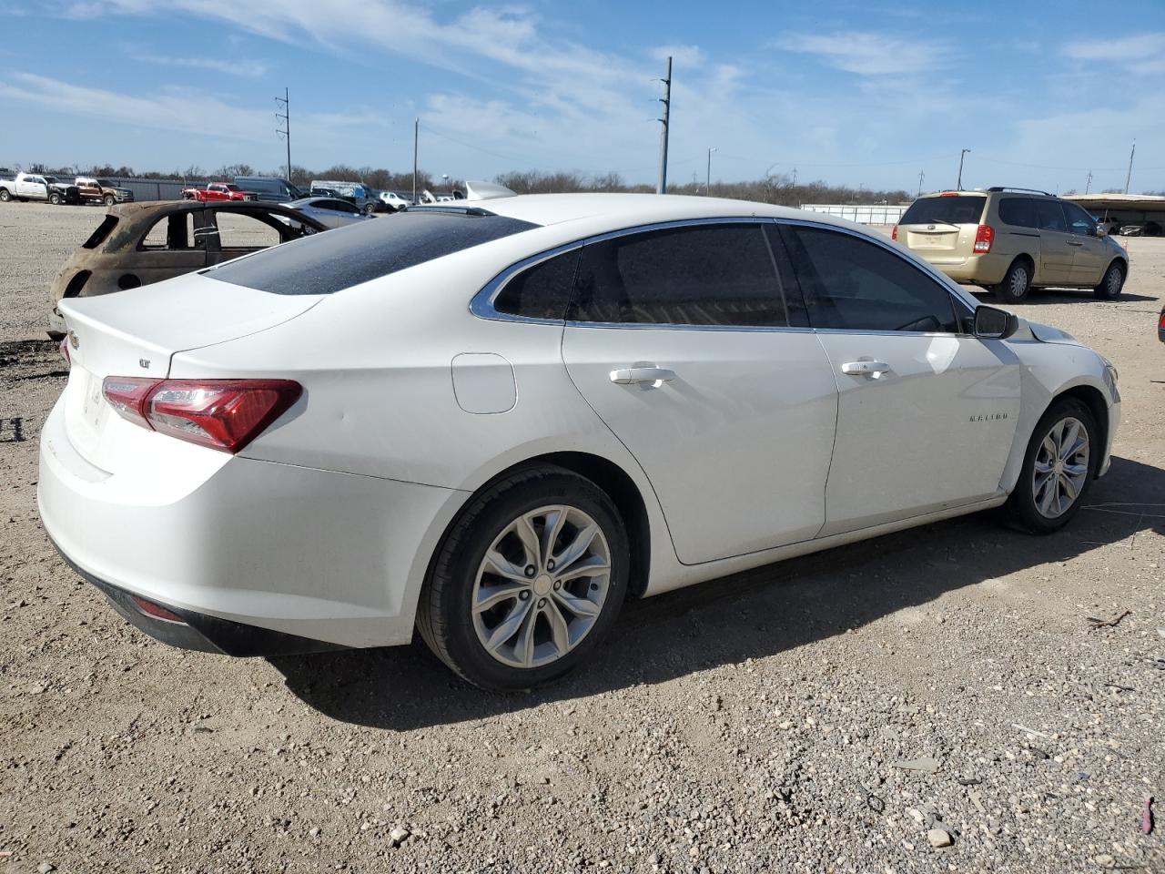 2019 Chevrolet Malibu - Image 3
