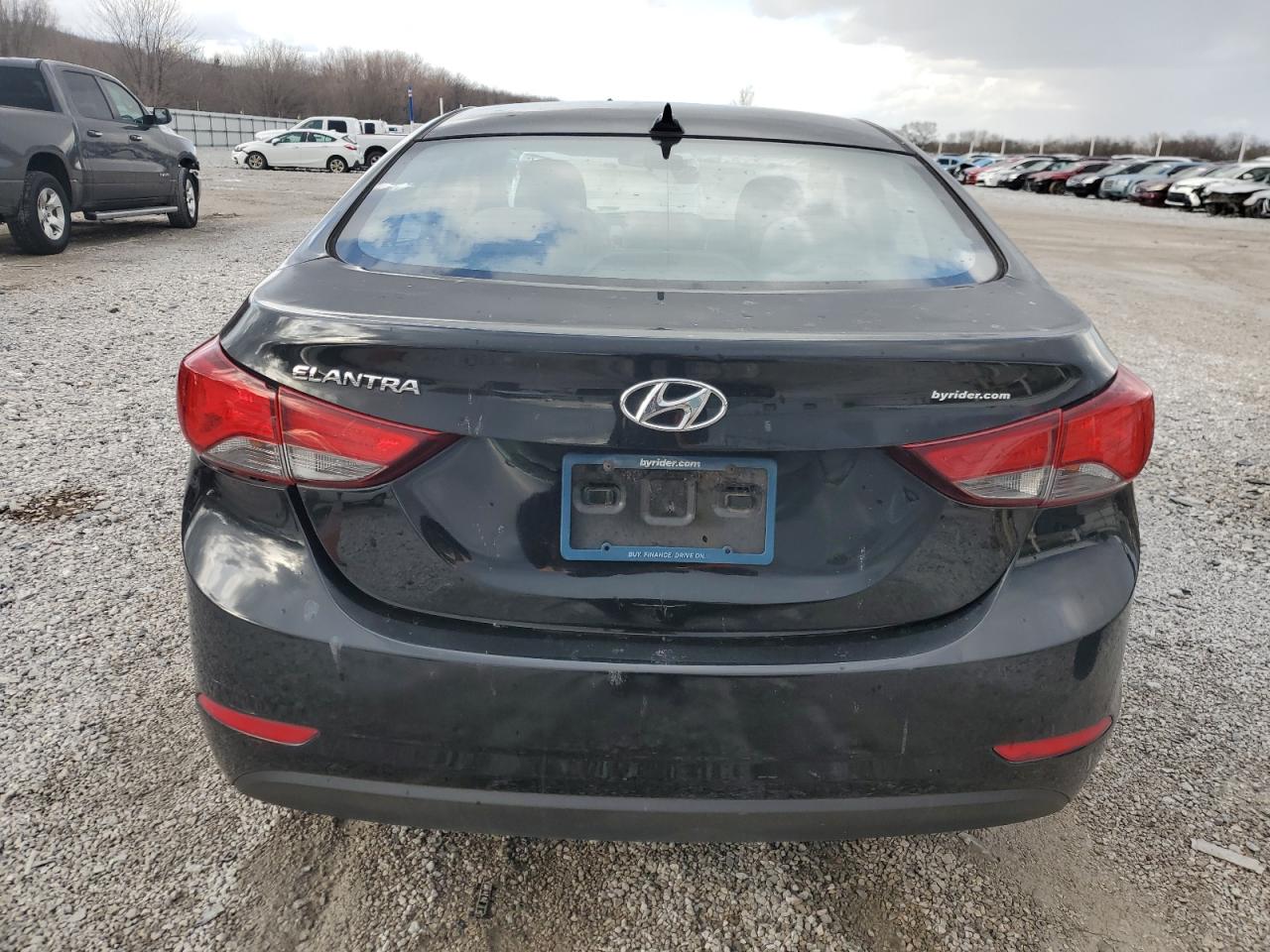 2016 Hyundai Elantra - Image 6