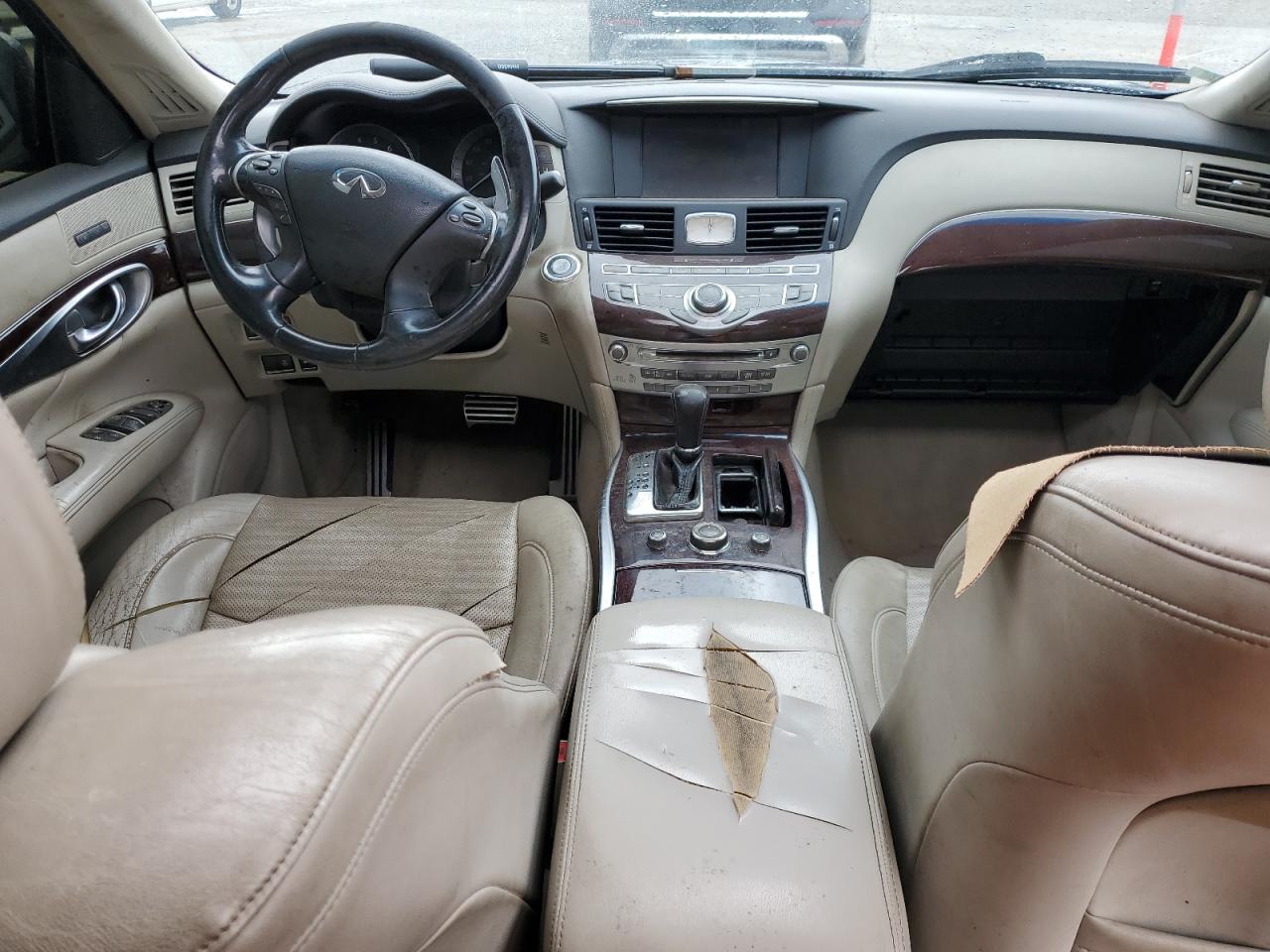 2011 Infiniti M - Image 8