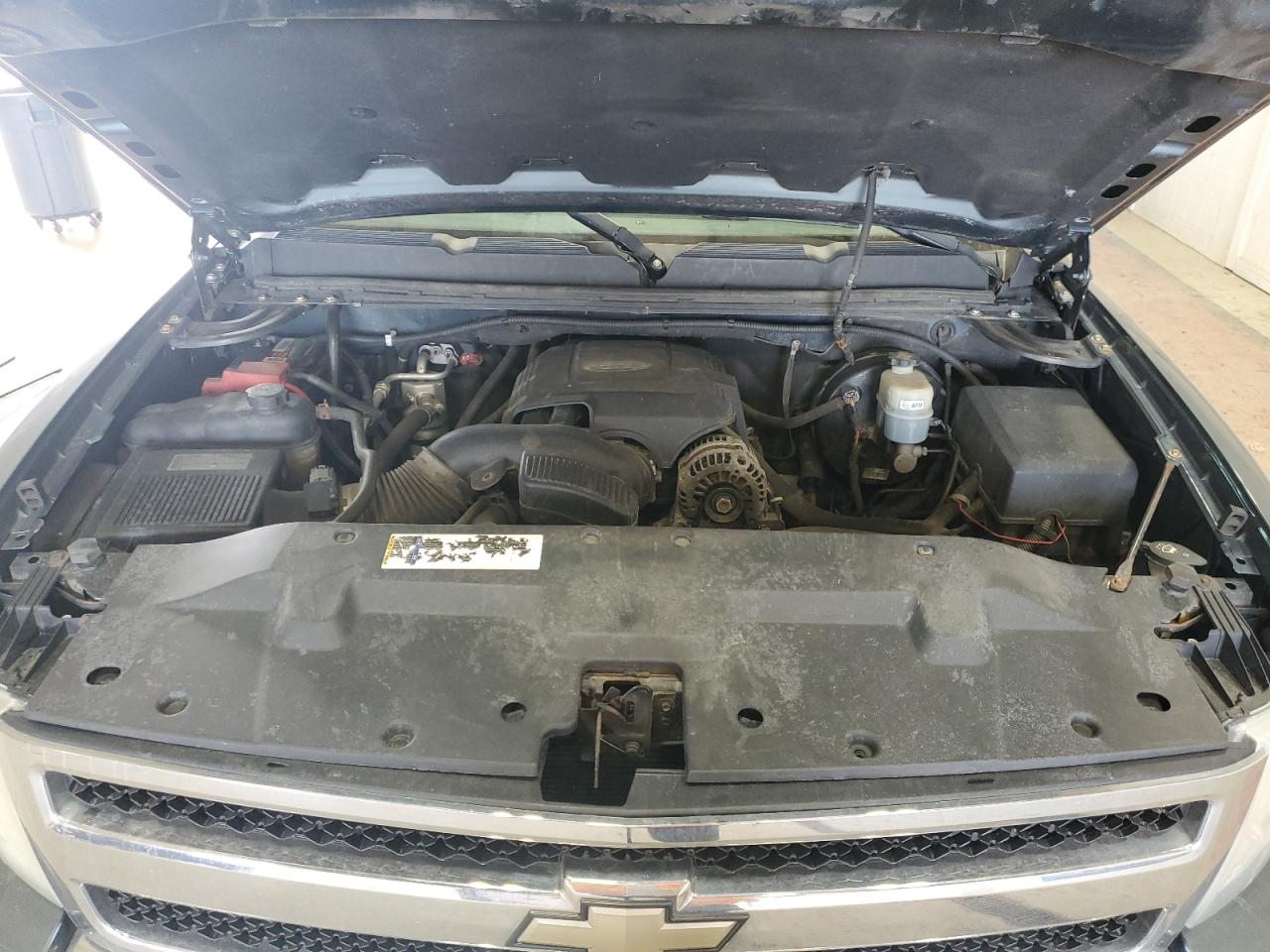 2010 Chevrolet Silverado - Image 11