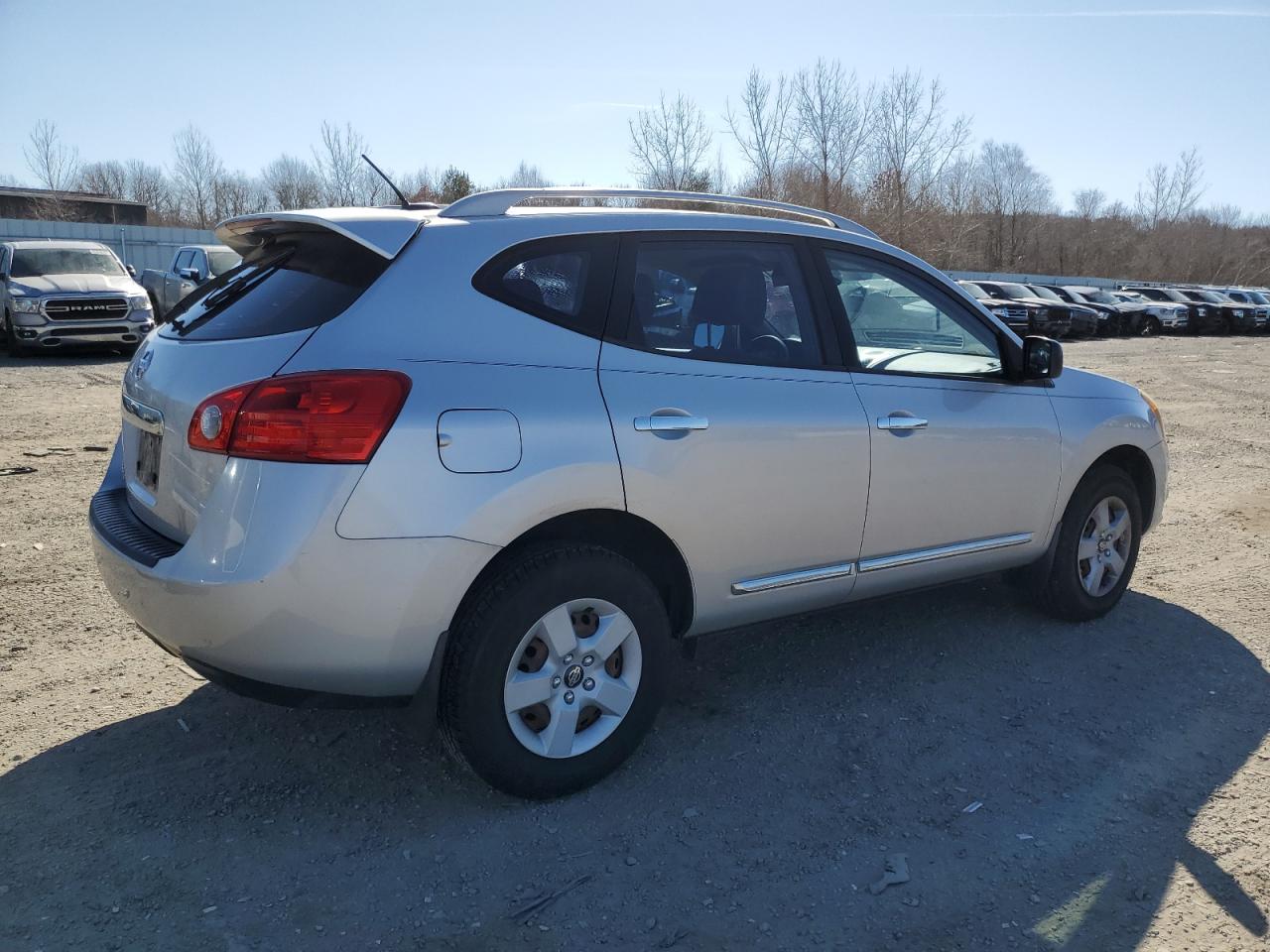 2015 Nissan Rogue - Image 3