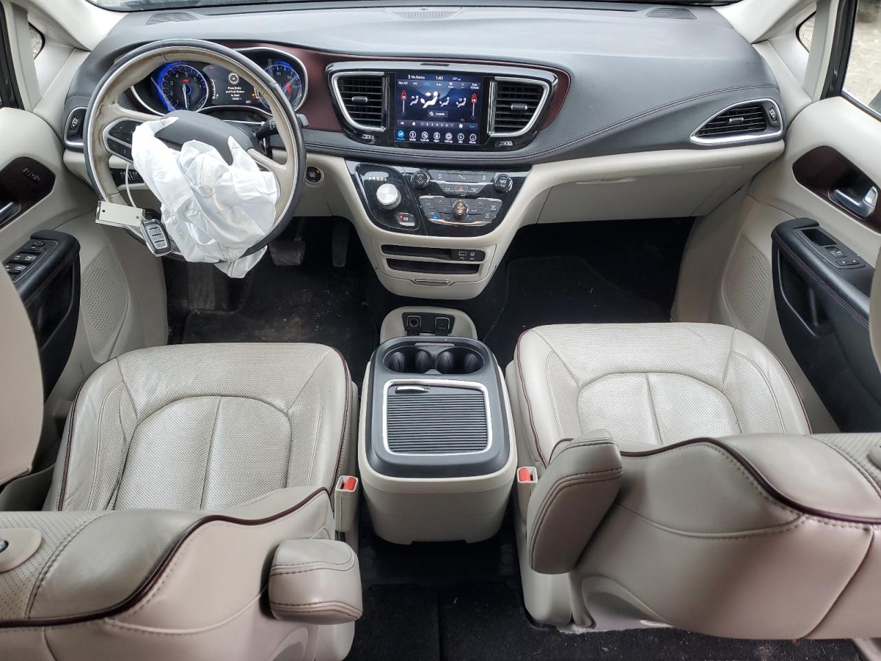2020 Chrysler Pacifica - Image 8