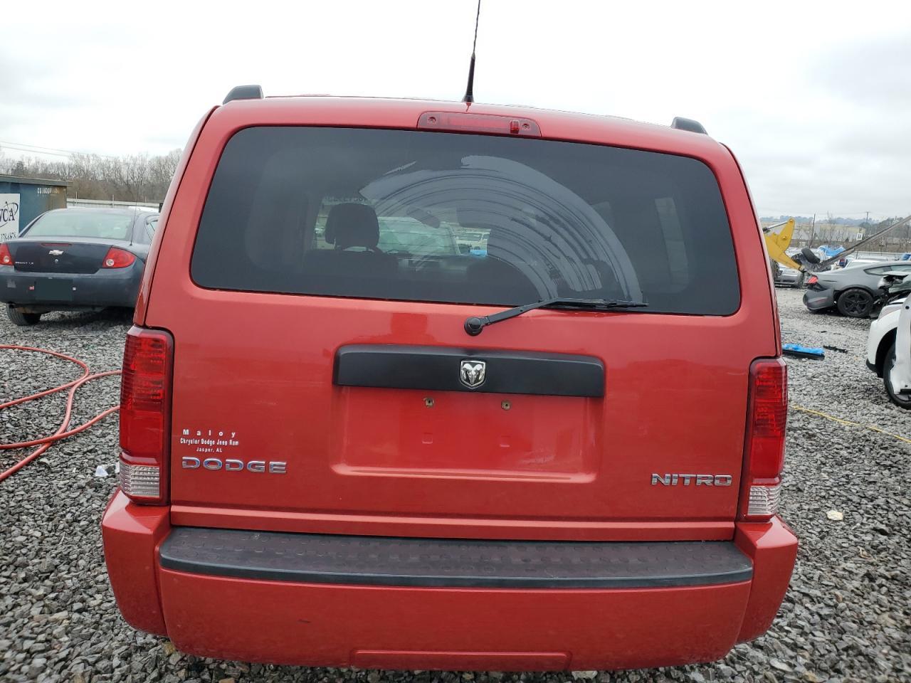 2011 Dodge Nitro - Image 6