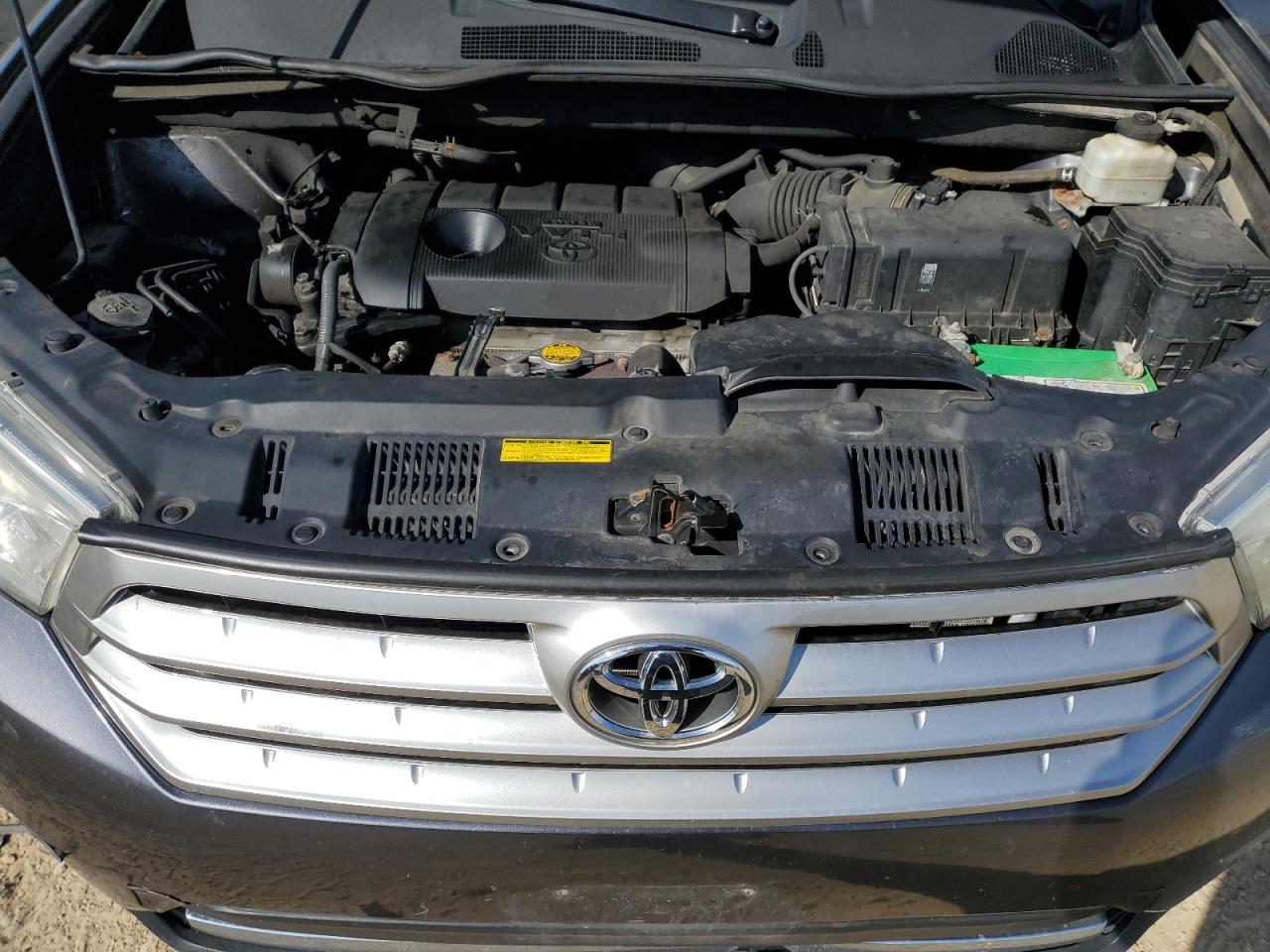 2012 Toyota Highlander - Image 12