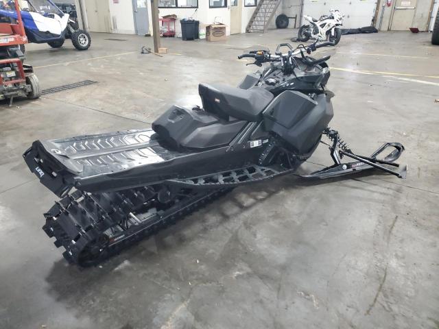 2019 SKI SNOWMOBILE