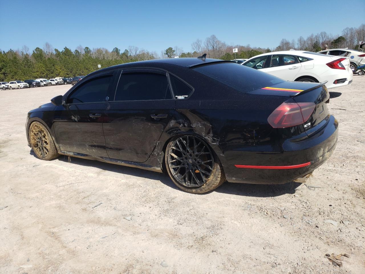 2019 Volkswagen Passat - Image 2